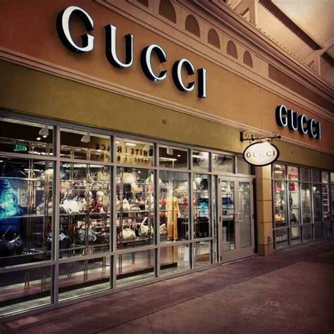 gucci store miami